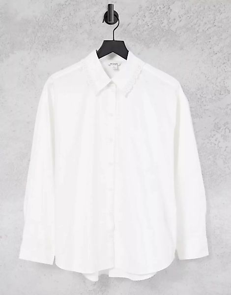 Monki – Meja – Oversize-Hemd in Weiß mit Verzierung am Kragen günstig online kaufen