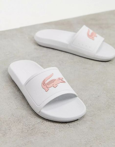 Lacoste – Croco – Sandalen mit Logo in Weiß und Rosa günstig online kaufen