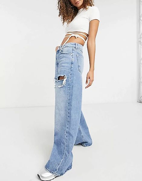 Bershka – Baggy-Jeans im Stil der 90er mit Rissen am Oberschenkel in hellbl günstig online kaufen