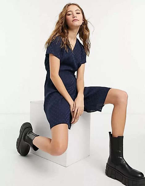 Vero Moda – Satin-Wickelkleid in Marineblau günstig online kaufen