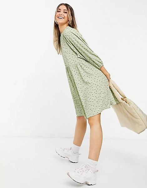 Monki – Rosali – Langärmliges Mini-Hängerkleid in Grün geblümt günstig online kaufen