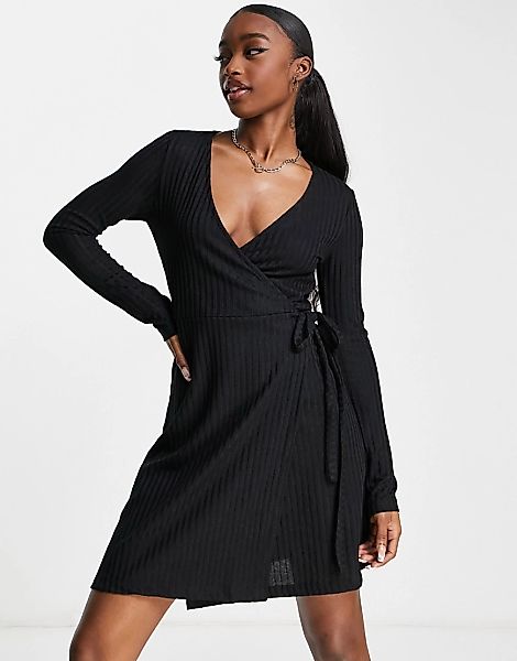 NA-KD – Langärmeliges Wickelkleid in Schwarz günstig online kaufen