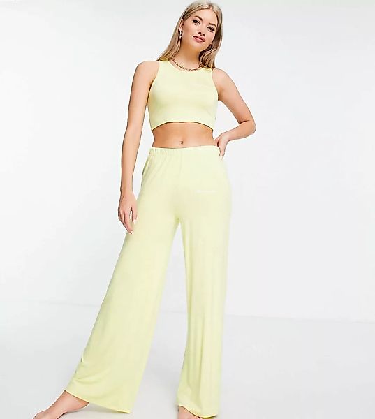 Missguided Tall – Geprägtes Pyjama-Set in Gelb mit kurzem Oberteil und Hose günstig online kaufen