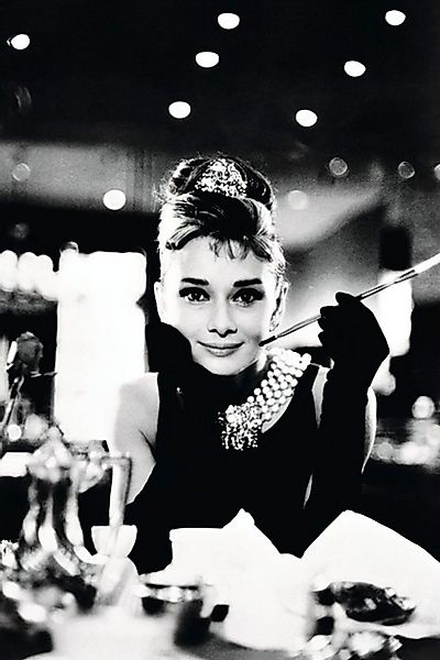 PYRAMID Poster Audrey Hepburn Poster 61 x 91,5 cm günstig online kaufen