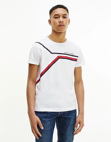 Tommy Hilfiger – T-Shirt in Weiß mit sich trennenden Logostreifen auf der B günstig online kaufen