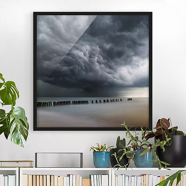 Bild mit Rahmen Strand - Quadrat Sturmwolken über der Ostsee günstig online kaufen